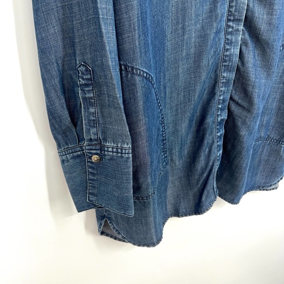 NEW Chico's Womens Size 1 Medium US 8 Blue Denim Blouse Shirt Top Winter Cozy - Picture 6 of 9